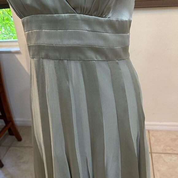 Calvin Klein 100% Silk Elegant Champagne/ Green Halter Neck Dress SZ6 - Picture 4 of 13